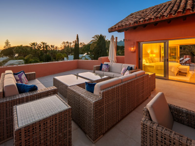 Zweistöckiges Penthouse zum Verkauf in Marbella Ost