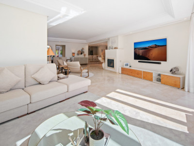 Zweistöckiges Penthouse zum Verkauf in Marbella Ost