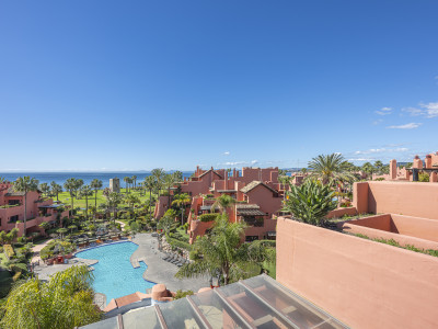 Zweistöckiges Penthouse zum Verkauf in Estepona