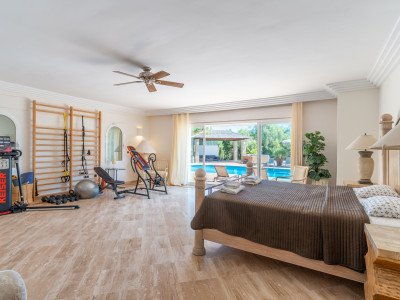 Villa en venta en Puerto del Almendro, Benahavis