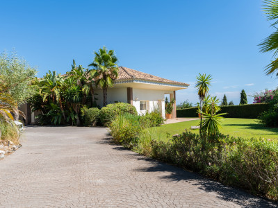 Villa en venta en Puerto del Almendro, Benahavis