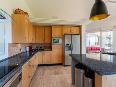 Villa en venta en Puerto del Almendro, Benahavis