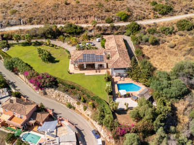 Villa en venta en Puerto del Almendro, Benahavis
