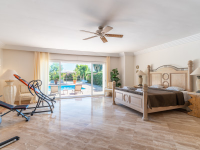 Villa en venta en Puerto del Almendro, Benahavis