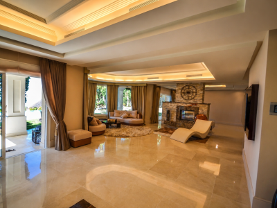 Villa for sale in Los Altos de los Monteros, Marbella East