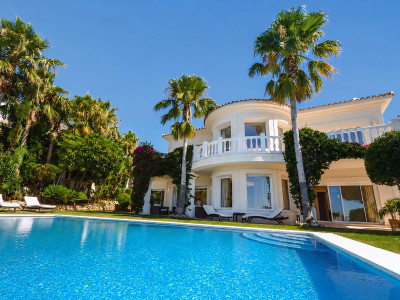 Villa for sale in Los Altos de los Monteros, Marbella East