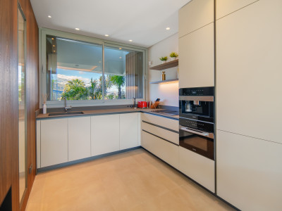 Villa for sale in Nueva Andalucia