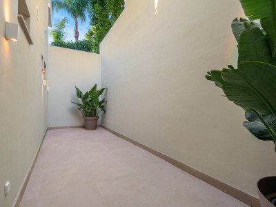 Villa for sale in Nueva Andalucia