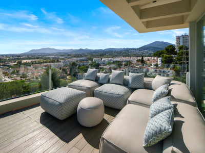 Villa for sale in Nueva Andalucia