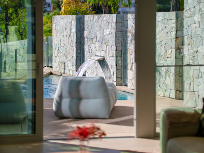Villa for sale in Nueva Andalucia
