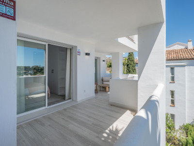 Apartamento en venta en Altos de La Quinta, Benahavis