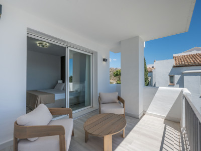 Apartamento en venta en Altos de La Quinta, Benahavis