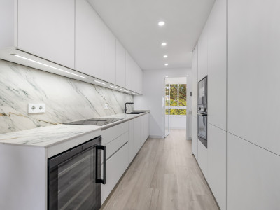 Apartamento en venta en Altos de La Quinta, Benahavis