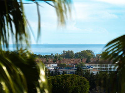 Town House for sale in Nueva Andalucia