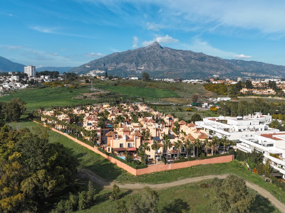 Town House for sale in Nueva Andalucia