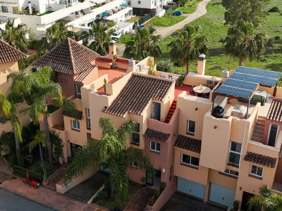 Town House for sale in Nueva Andalucia