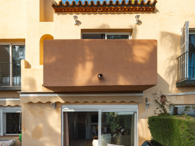 Town House for sale in Nueva Andalucia