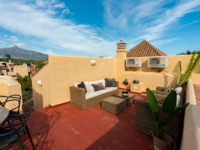 Town House for sale in Nueva Andalucia