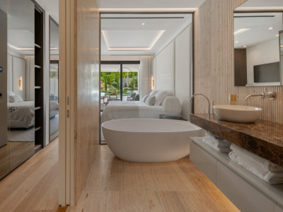 Ground Floor Duplex for sale in Golden Mile, Marbella Golden Mile