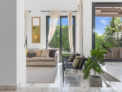 Villa for sale in Nueva Andalucia