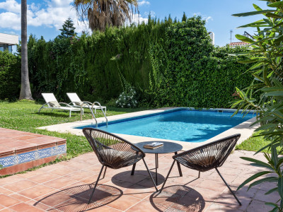 Villa for sale in Nueva Andalucia