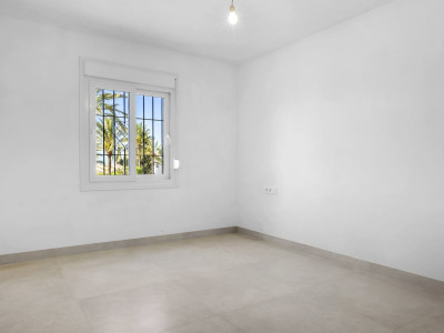 Ground Floor Apartment for sale in Nueva Andalucia