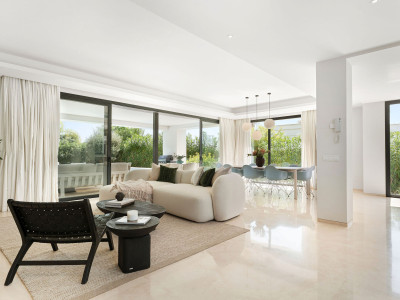 Villa zum Verkauf in Estepona East, Estepona