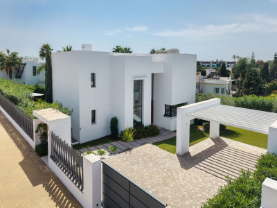 Villa zum Verkauf in Estepona East, Estepona