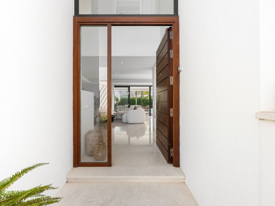 Villa zum Verkauf in Estepona East, Estepona