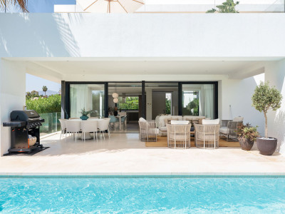 Villa zum Verkauf in Estepona East, Estepona