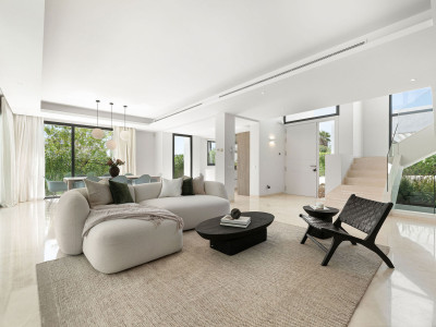Villa zum Verkauf in Estepona East, Estepona