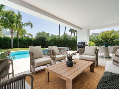 Villa zum Verkauf in Estepona East, Estepona