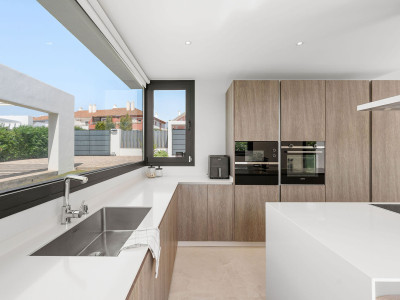 Villa zum Verkauf in Estepona East, Estepona
