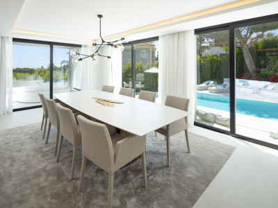 Villa zum Verkauf in Nueva Andalucia