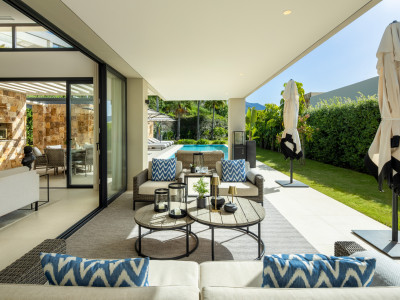 Villa zum Verkauf in Nueva Andalucia