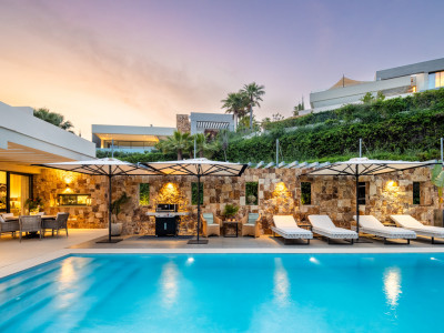 Villa zum Verkauf in Nueva Andalucia