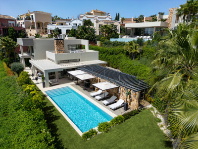 Villa zum Verkauf in Nueva Andalucia