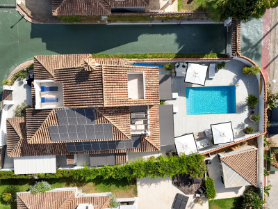 Villa zum Verkauf in Nueva Andalucia