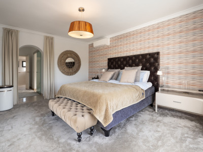 Villa zum Verkauf in Nueva Andalucia