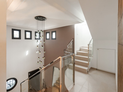 Villa zum Verkauf in Nueva Andalucia