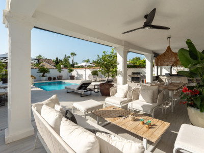 Villa zum Verkauf in Nueva Andalucia