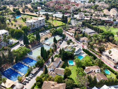 Villa zum Verkauf in Nueva Andalucia
