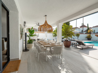 Villa zum Verkauf in Nueva Andalucia