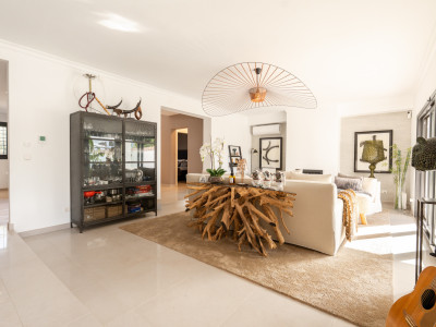 Villa zum Verkauf in Nueva Andalucia