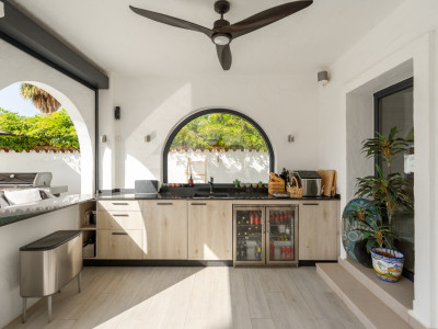 Villa zum Verkauf in Nueva Andalucia