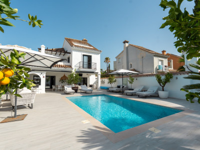 Villa zum Verkauf in Nueva Andalucia