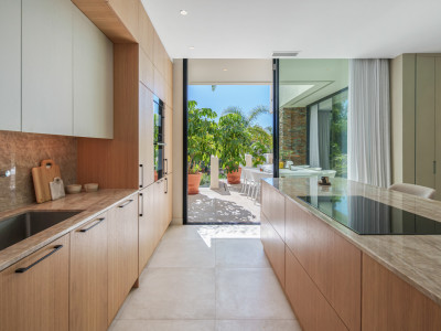 Villa zum Verkauf in El Campanario, Estepona
