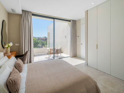 Villa zum Verkauf in El Campanario, Estepona