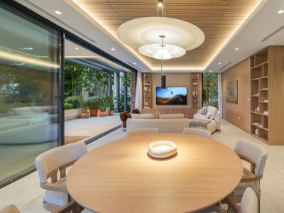 Villa zum Verkauf in El Campanario, Estepona