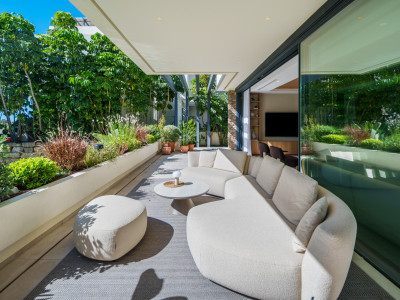 Villa zum Verkauf in El Campanario, Estepona